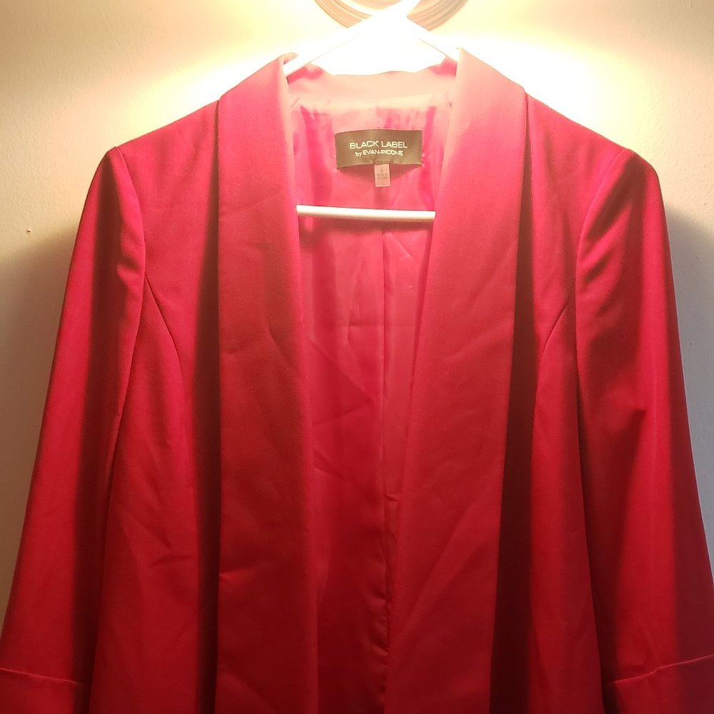 Short jacket open and no buttons no pockets